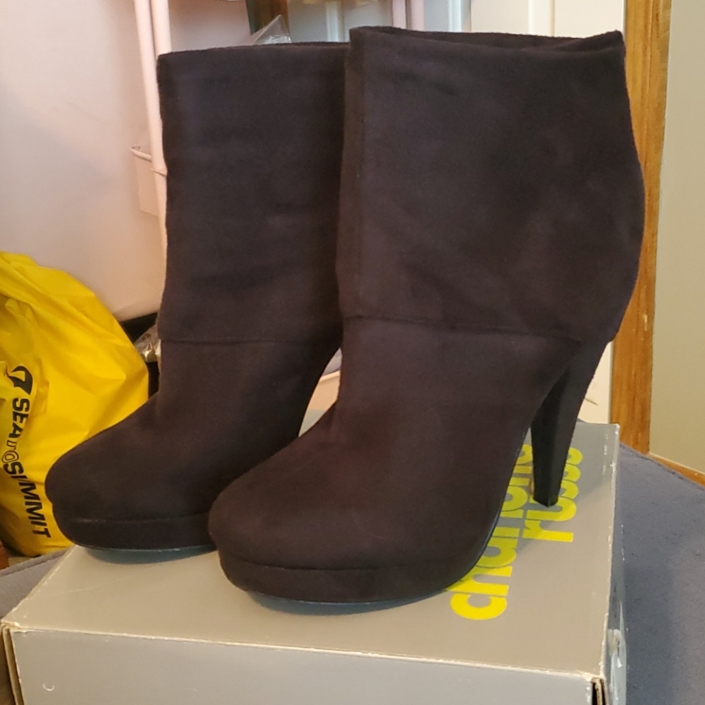 Suede black boots